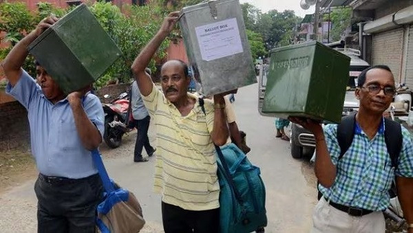 Poor Condition of Ballot Box (symbolic picture)