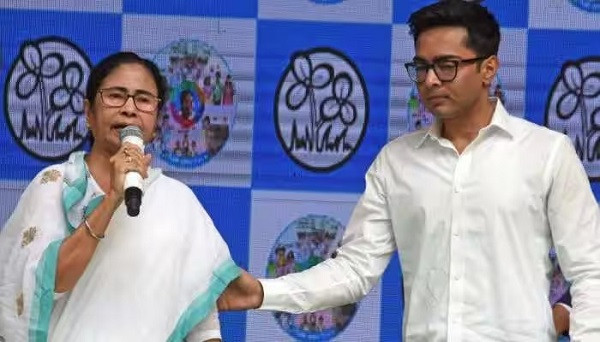 Mamata Banerjee and Abhishek Banerjee (file picture)