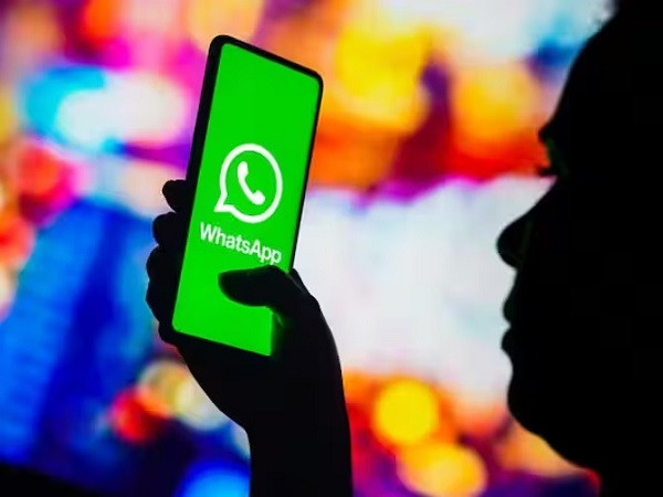 WhatsApp Video Call (symbolic picture)
