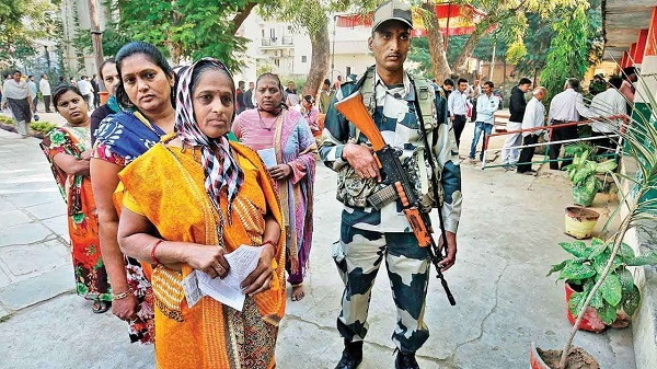TMC Distributing Leaflets to Central Force (symbolic picture)