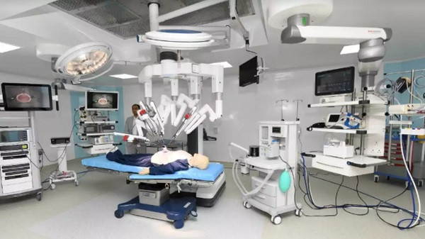 Robotic Surgery in RG Kar (symbolic picture)