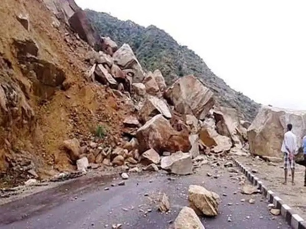Huge Landslide Blocks Jammu-Srinagar Highway (symbolic picture)