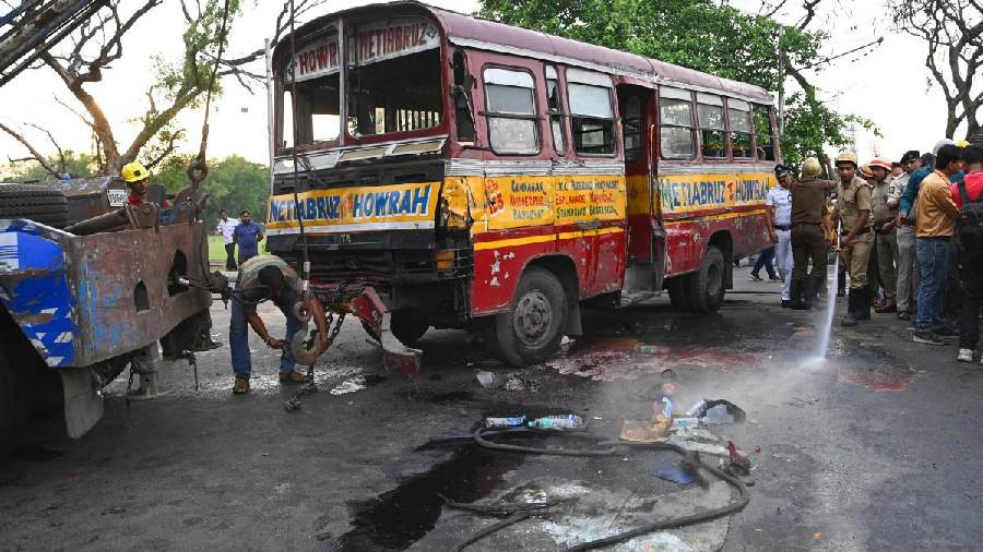 bus collide in Howrah (symbolic picture)