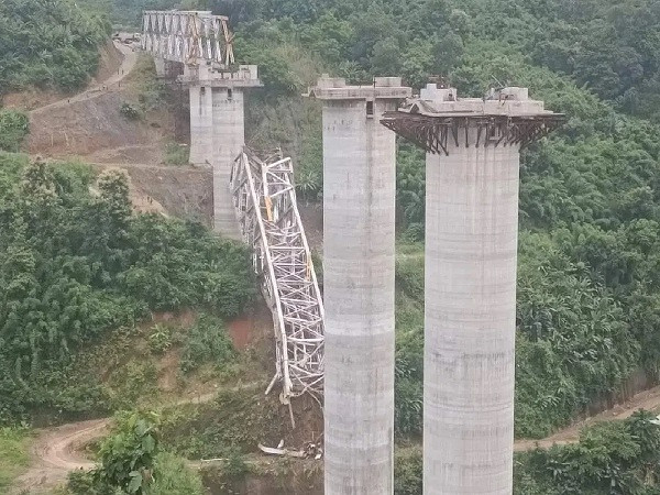 under-construction railway bridge (symbolic picture)