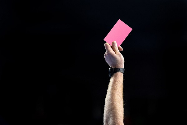 Pink Card (symbolic picture)