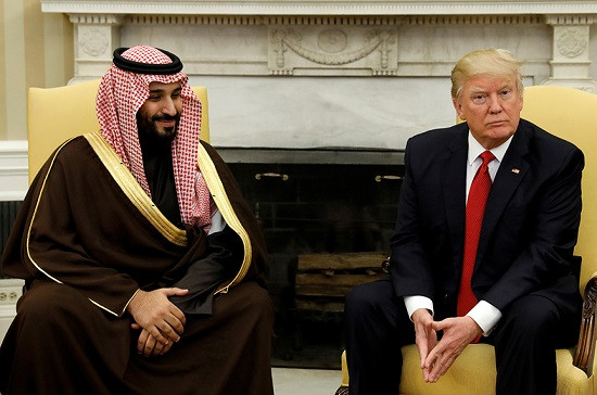 Trump and saudi prince crown (symbolic picture)