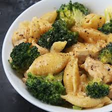 Cheesy chicken and broccoli pasta