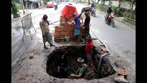 Ballygunge Circular Road collapse, Kolkata monsoon damage,