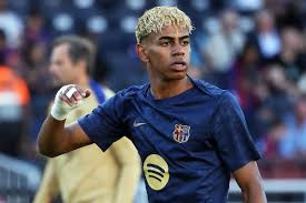 Lamine Yamal, Barcelona, right foot training, La Masia