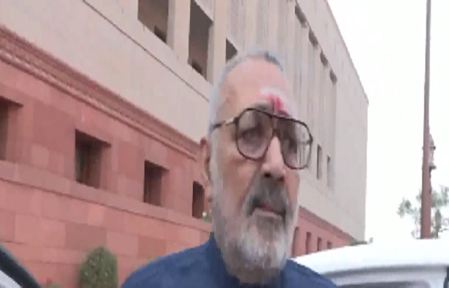 Rahul Gandhi is an ignorant boy, says Giriraj