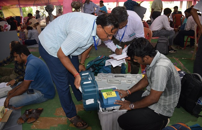 West Bengal votes on Thursday, 152 seats in first phase
