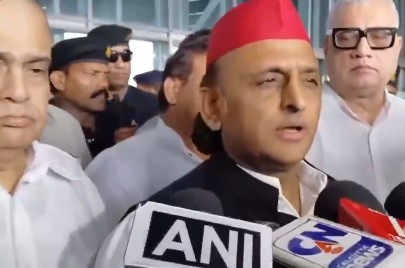 Akhilesh visits Kalighat to meet Mamata, slams BJP