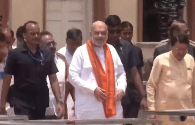 Amit Shah visits Dakshineswar temple in Kolkata