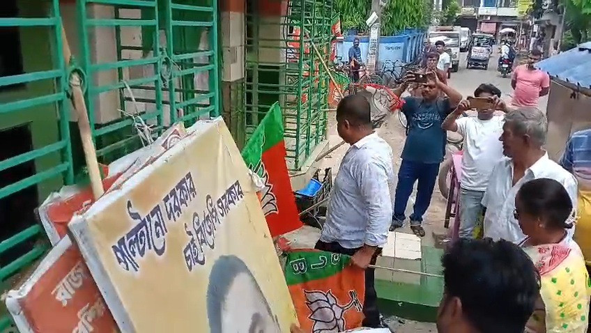 BJP returns Trinamool office in Barasat, district president sends message of peace