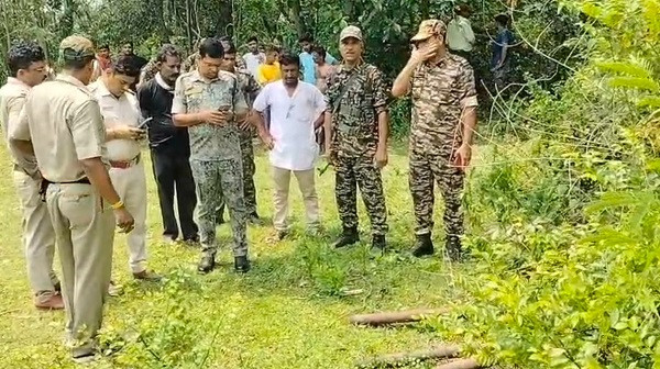 Illegal weapons recovered from bushes near Trinamool worker's house in Goghat