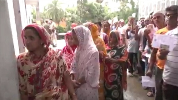 Voting begins in Fallujah, long lines of voters at booths