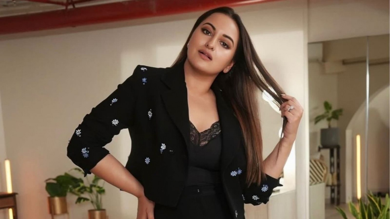 Why did Sonakshi rent out the flat?