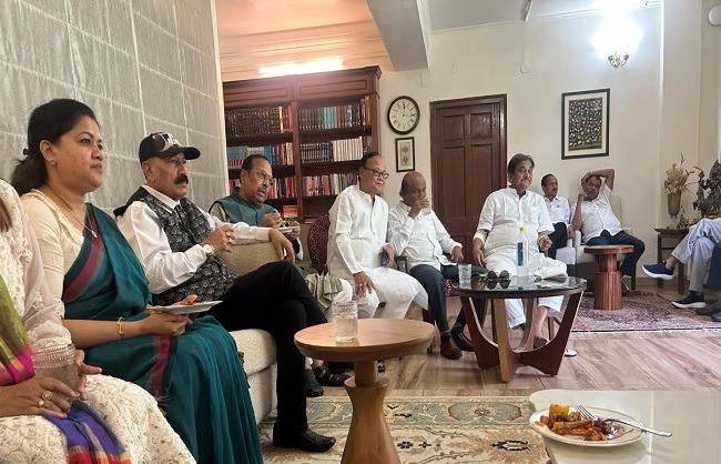 Angry Trinamool MPs meet at Bhupendra's house, may form separate groups