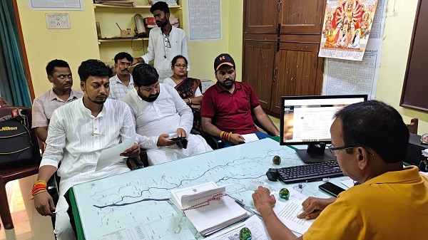 Two MLAs conduct surprise inspections to review services of the Land and Irrigation Departments.
