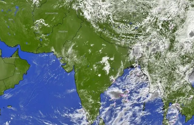 Delayed monsoon across a large part of the country; Shimla crowded with tourists.