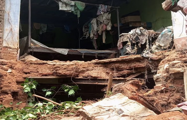 House collapses in Jorabagan; no casualties reported.