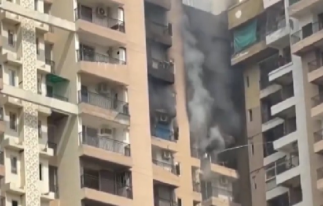 Massive fire at Noida high-rise; CM Yogi concerned.