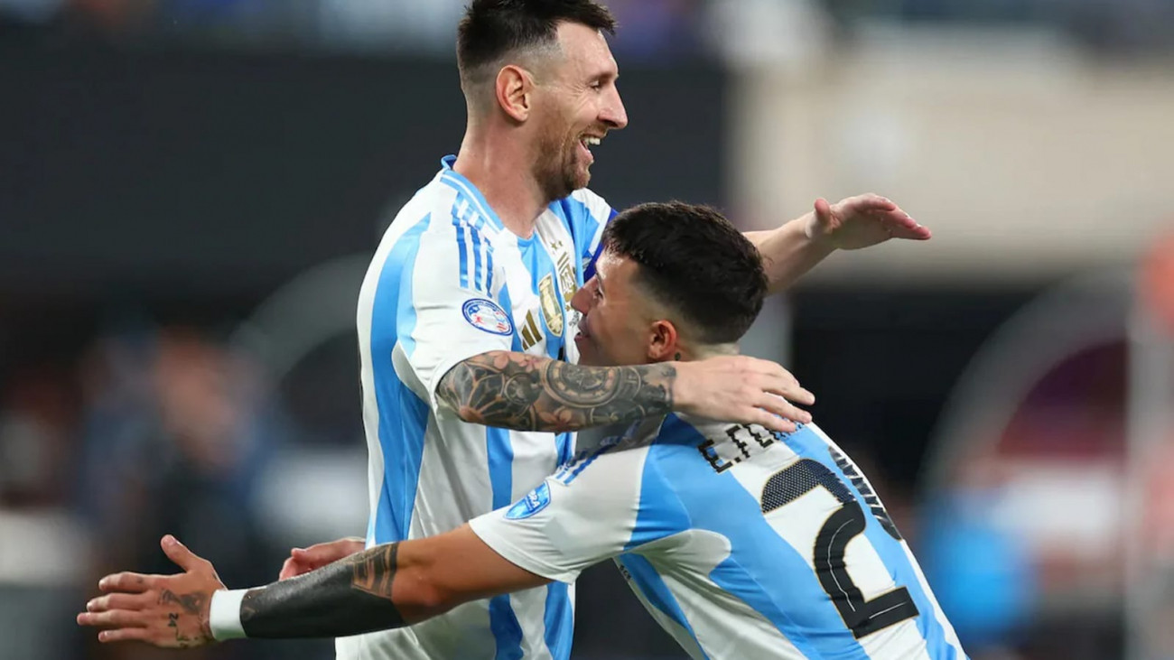 Messi scores on his return to the field Argentina