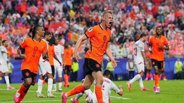 Netherlands defeated Tunisia 3-1.