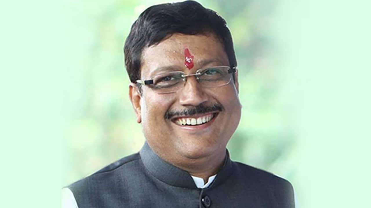 Police produce Sabyasachi Dutta in Barasat Court.