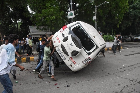 Delhi Police Car Damage