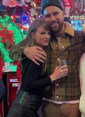 Taylor Swift &  Travis Kelce