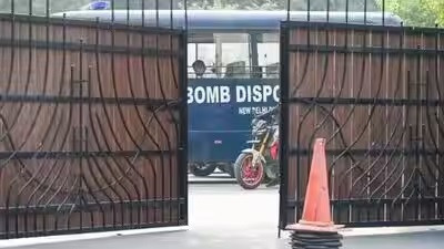 Delhi school bomb threat