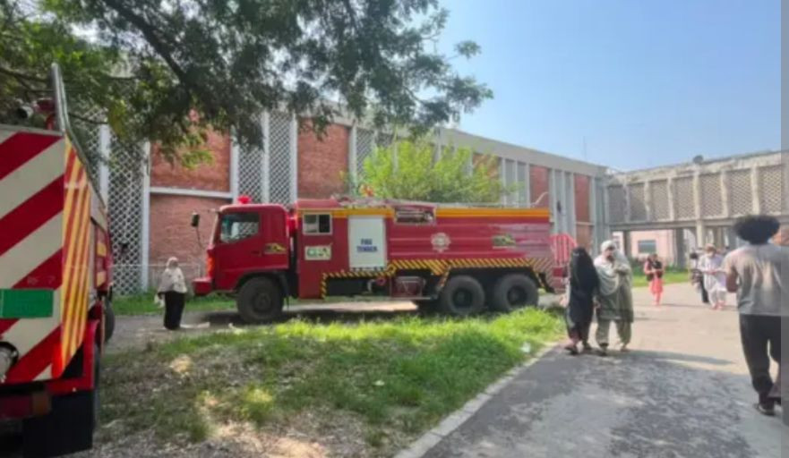 Fire at Pakistani hospital; 14 newborns lose their lives.