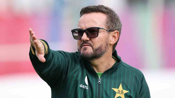 Pakistan Coach Mike Hesson