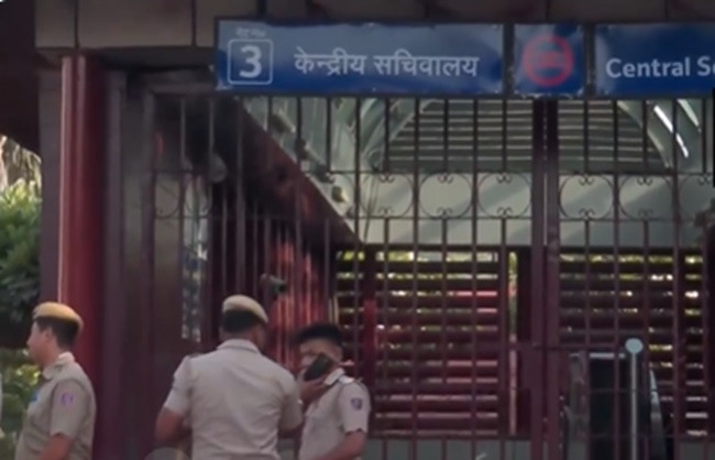 Protest against Gyanesh Kumar; 11 metro stations closed in Delhi.